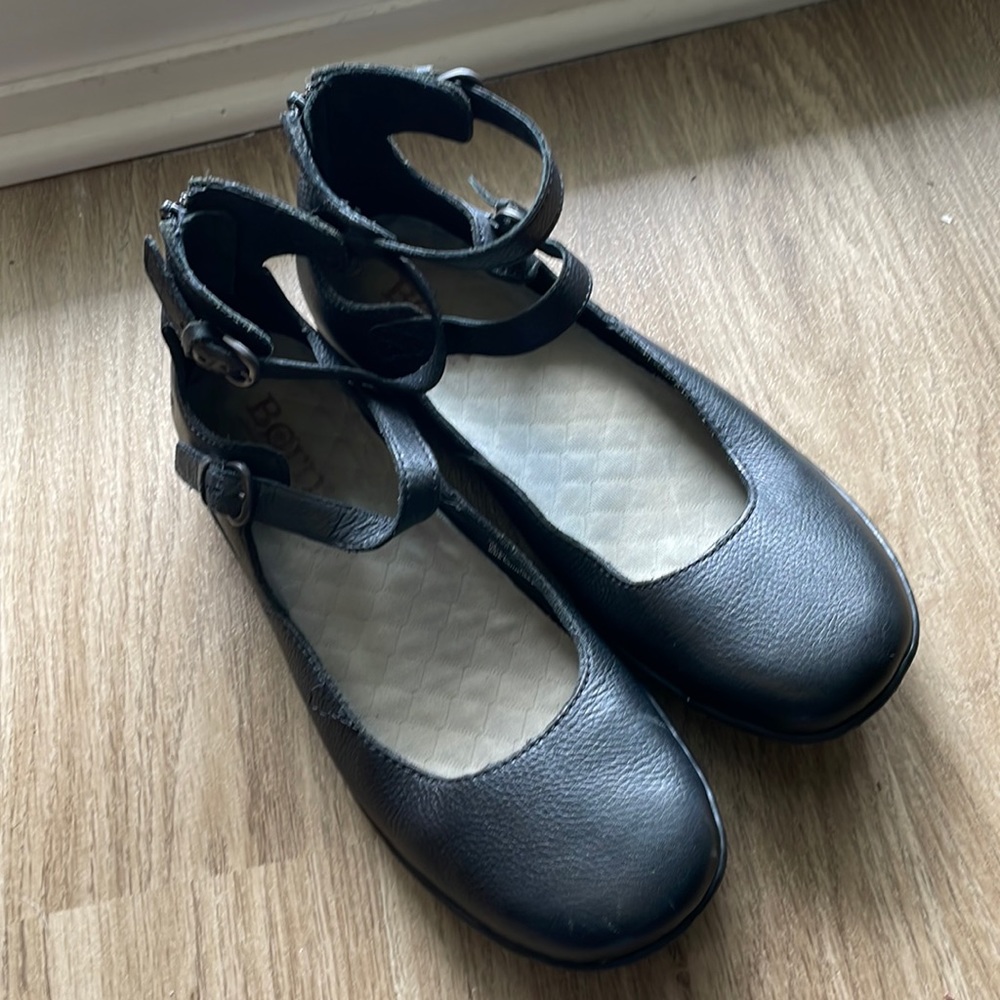 Born Ankle Strap Mary Janes Size 9